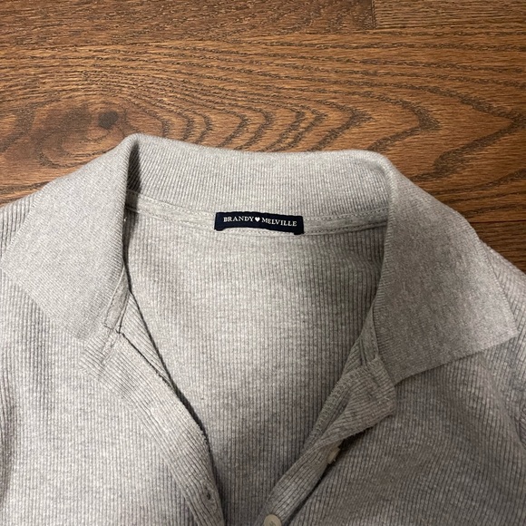 Brandy Melville Long Sleeve - Picture 2 of 3